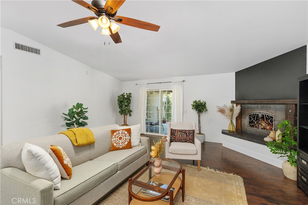 53070 Avenida Vallejo