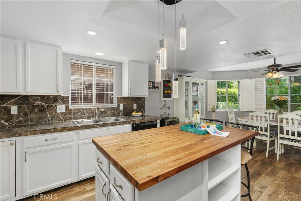 53070 Avenida Vallejo