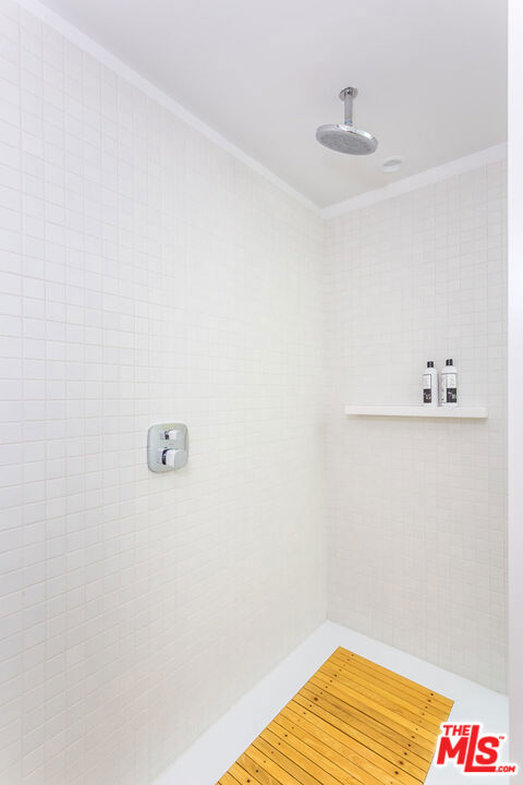 1106 N Hillcrest Road