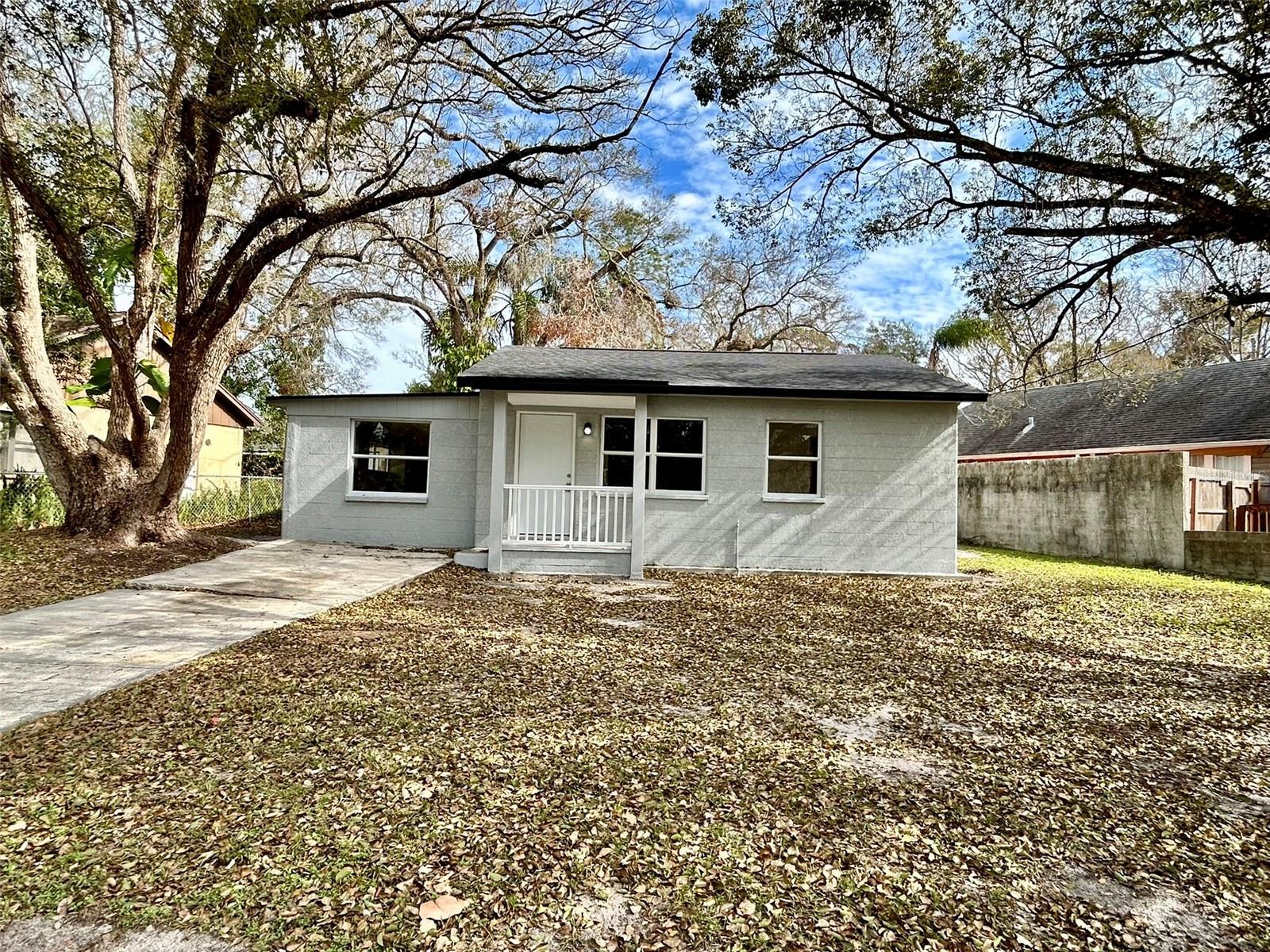 1426 E MULBERRY DR