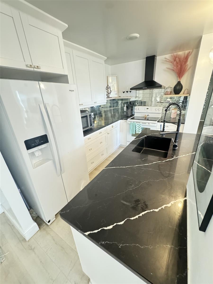4141 BAYSHORE BLVD #1103