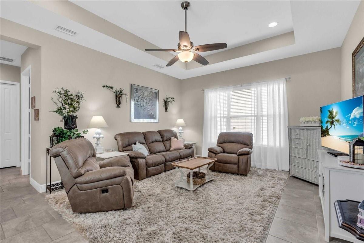 2165 HOLLOW FOREST CT