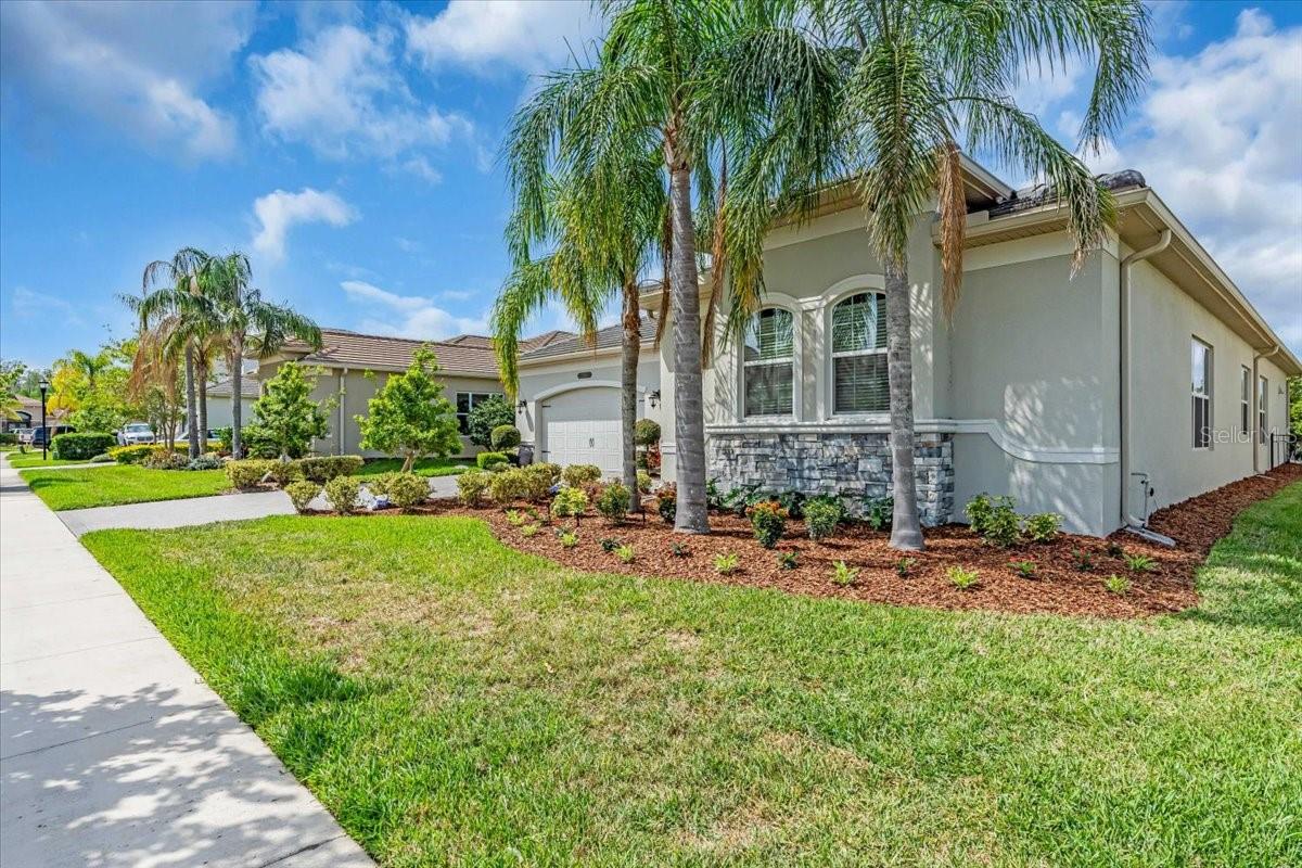 2165 HOLLOW FOREST CT
