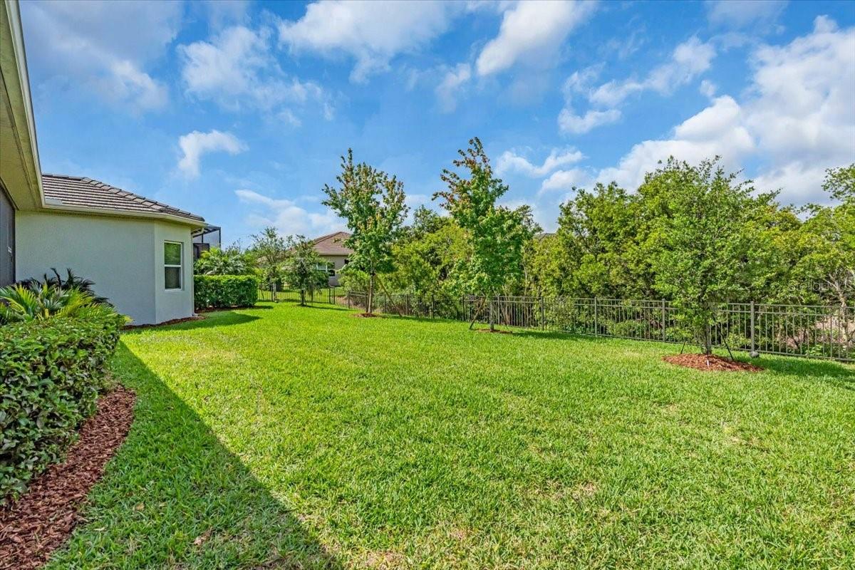 2165 HOLLOW FOREST CT