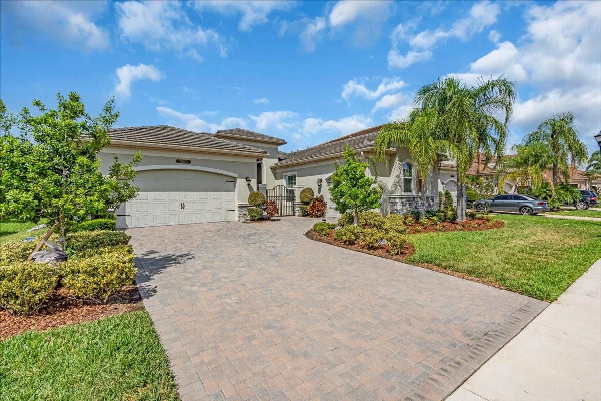 2165 HOLLOW FOREST CT