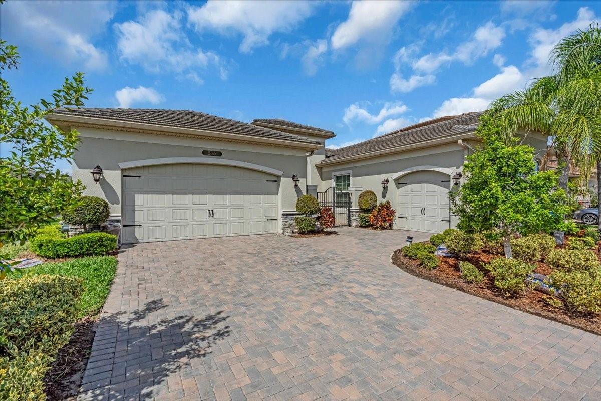 2165 HOLLOW FOREST CT