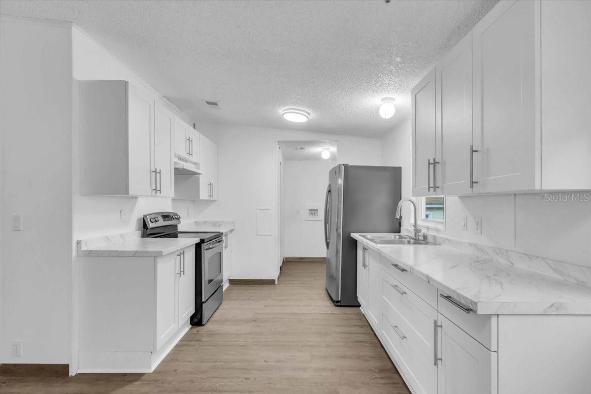2520 SUNSET DR
