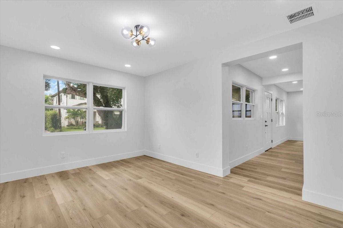 3409 W VILLA ROSA ST