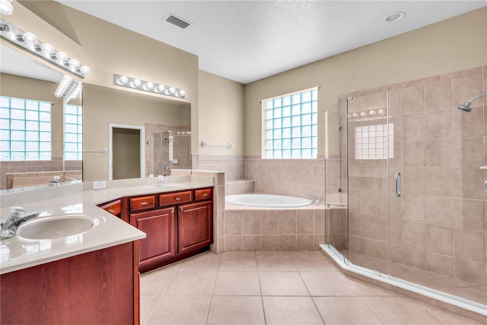 10561 BERMUDA ISLE DR