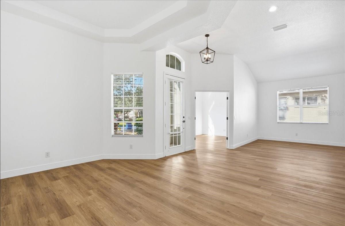 9404 LAUREL LEDGE DR