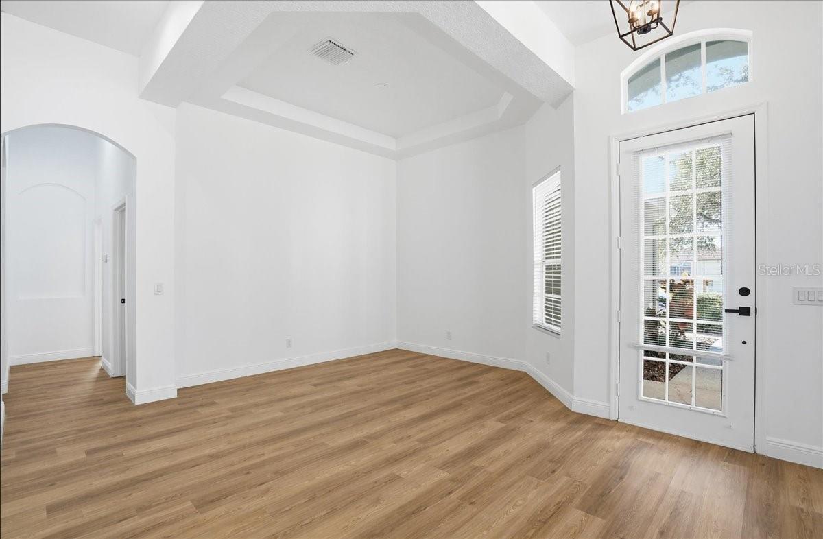 9404 LAUREL LEDGE DR