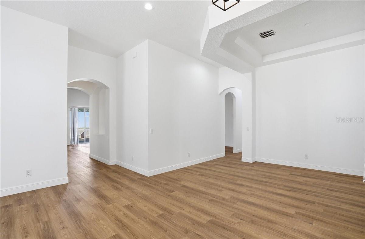 9404 LAUREL LEDGE DR