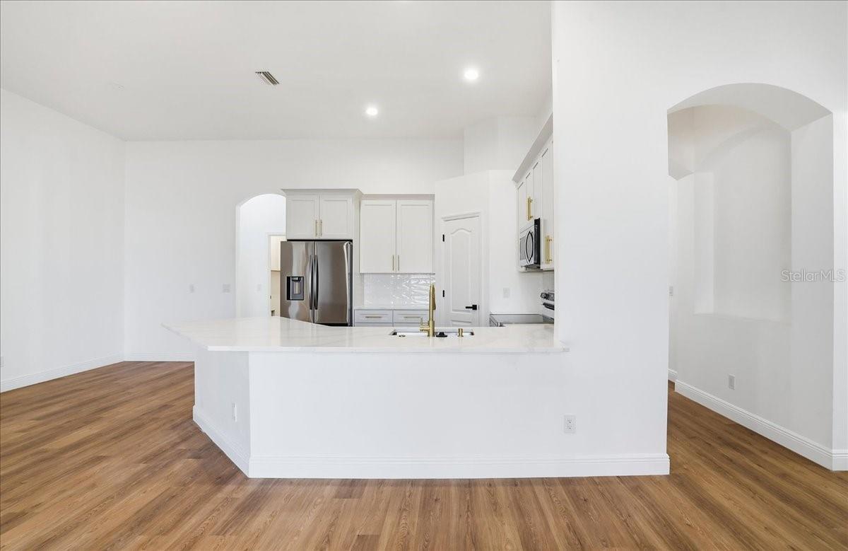 9404 LAUREL LEDGE DR