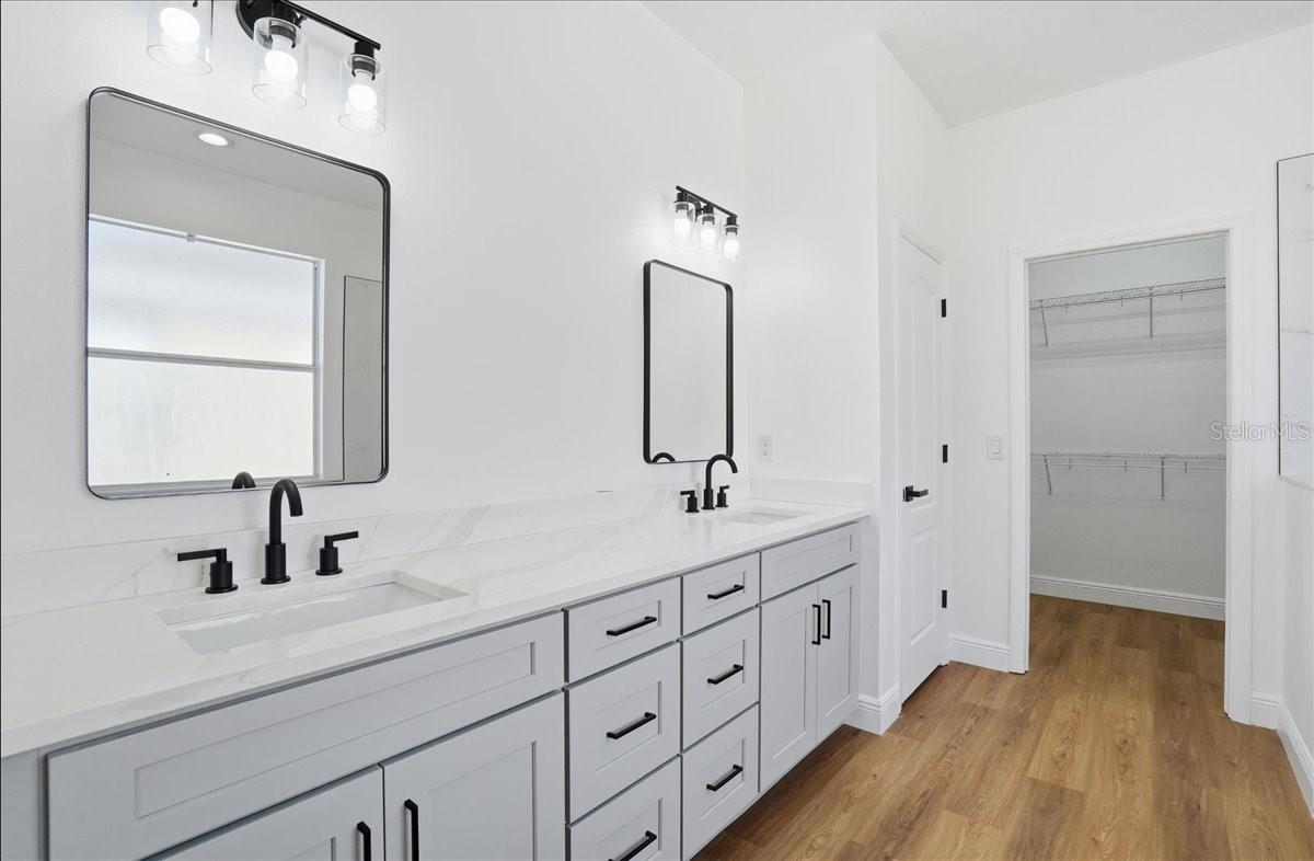 9404 LAUREL LEDGE DR