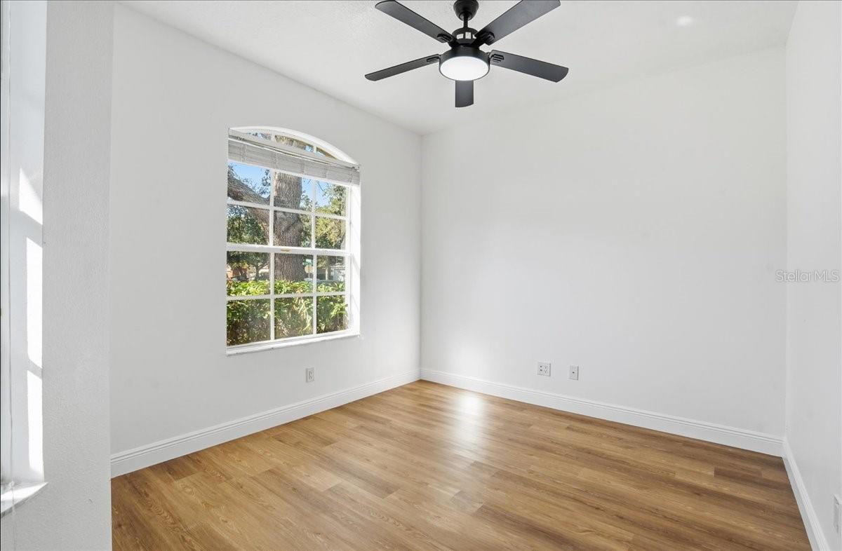 9404 LAUREL LEDGE DR