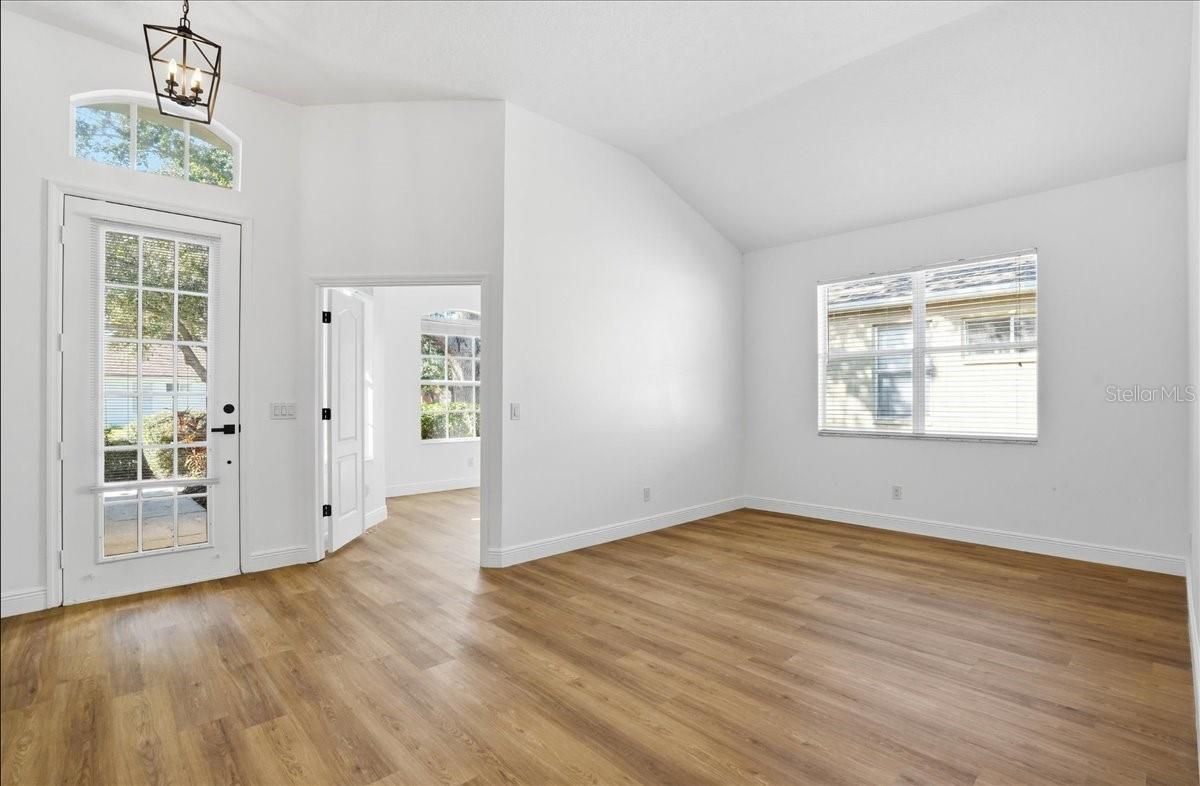 9404 LAUREL LEDGE DR