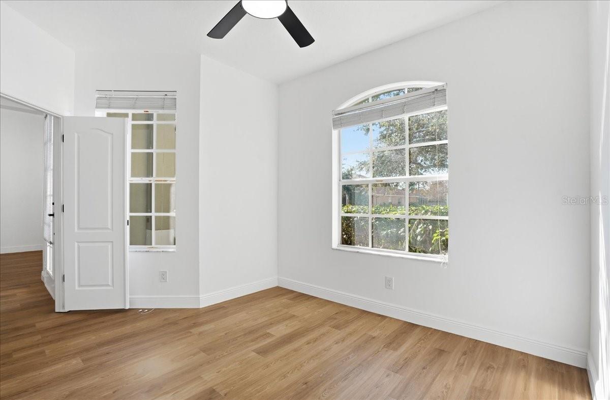 9404 LAUREL LEDGE DR