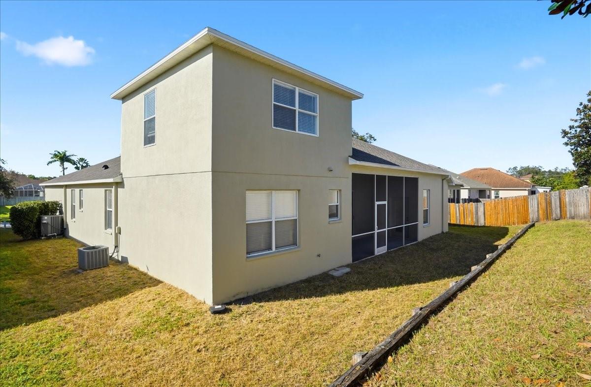 9404 LAUREL LEDGE DR