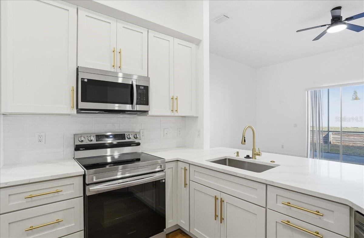 9404 LAUREL LEDGE DR