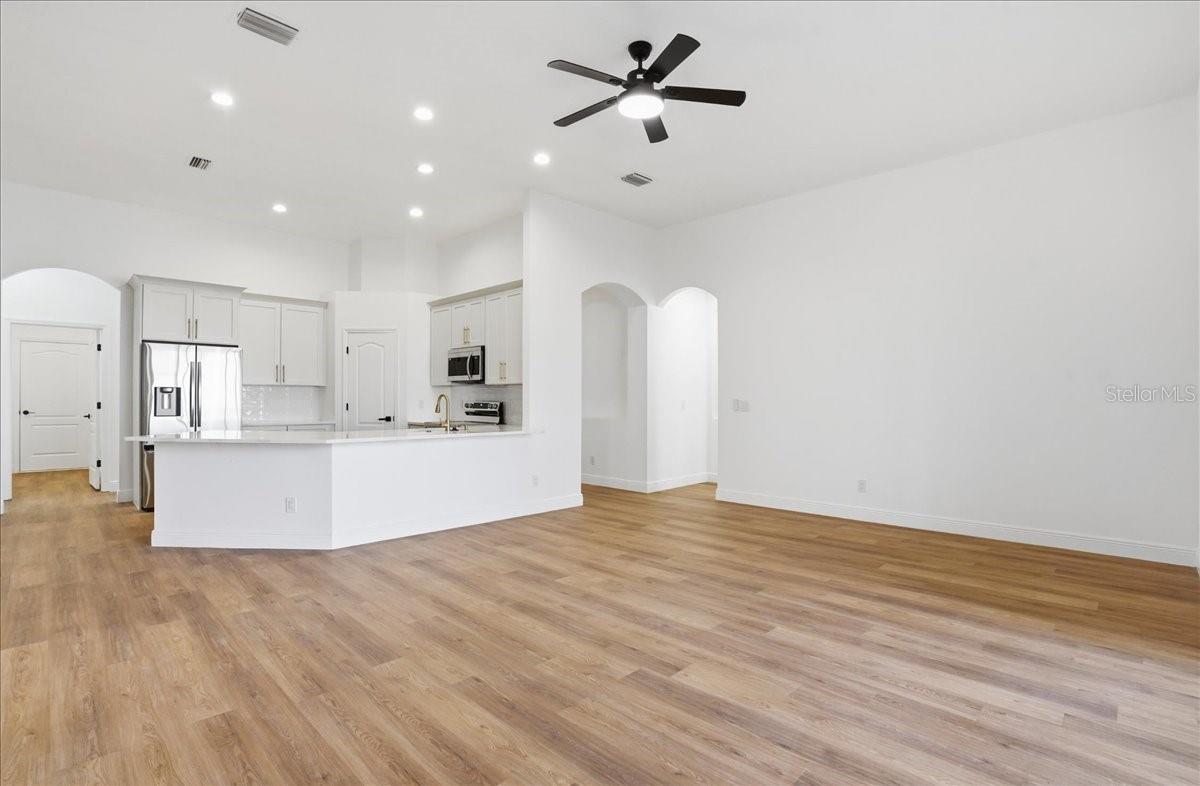 9404 LAUREL LEDGE DR