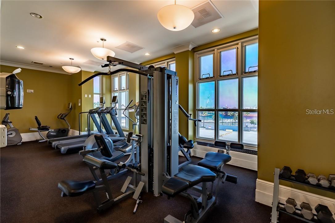 1238 E KENNEDY BLVD #1001