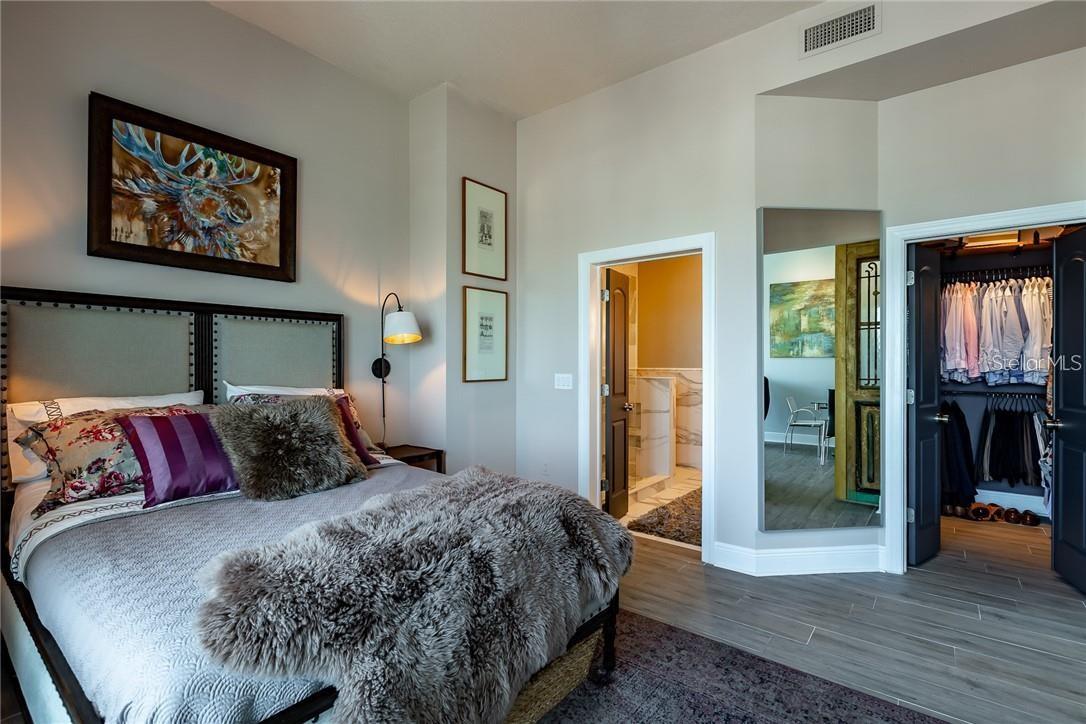 1238 E KENNEDY BLVD #1001