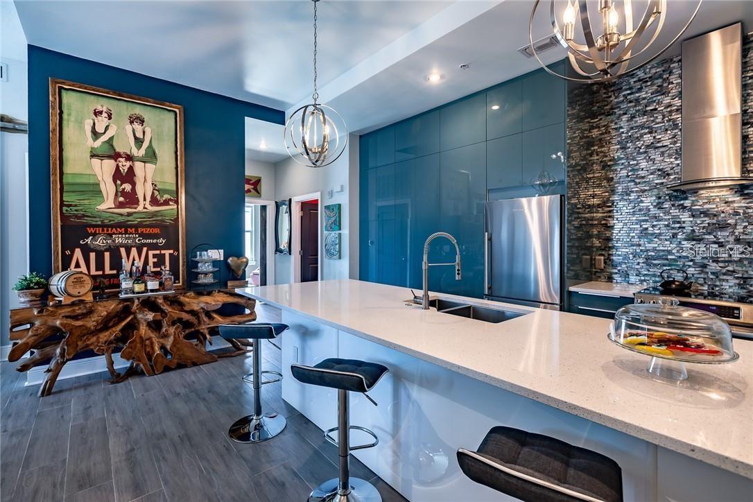 1238 E KENNEDY BLVD #1001