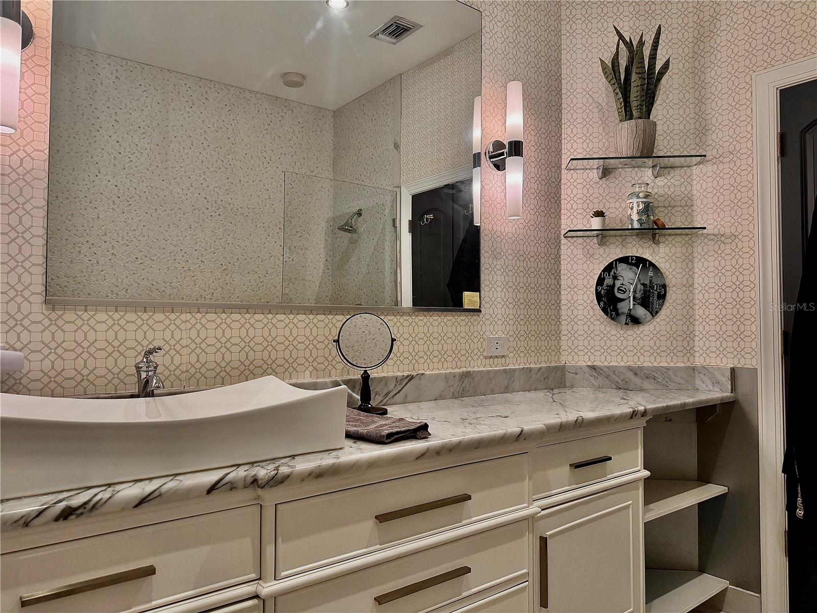 1238 E KENNEDY BLVD #1001