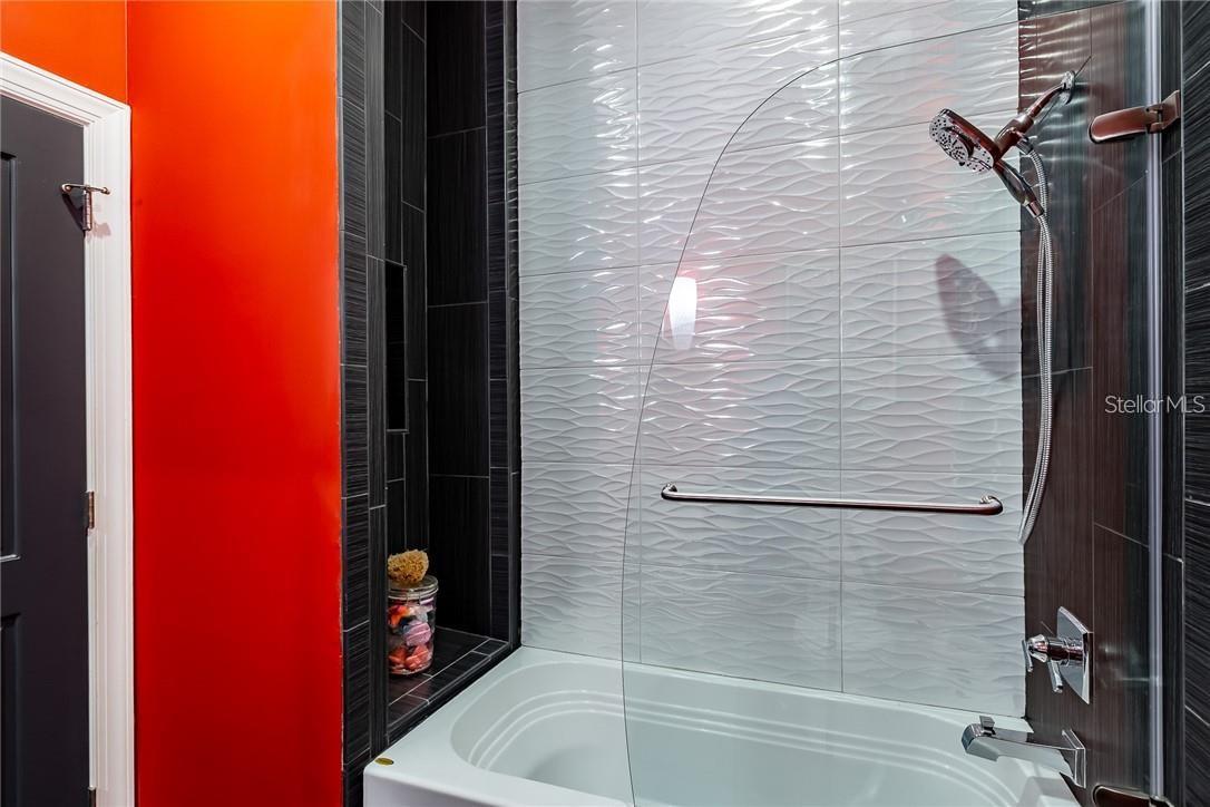 1238 E KENNEDY BLVD #1001