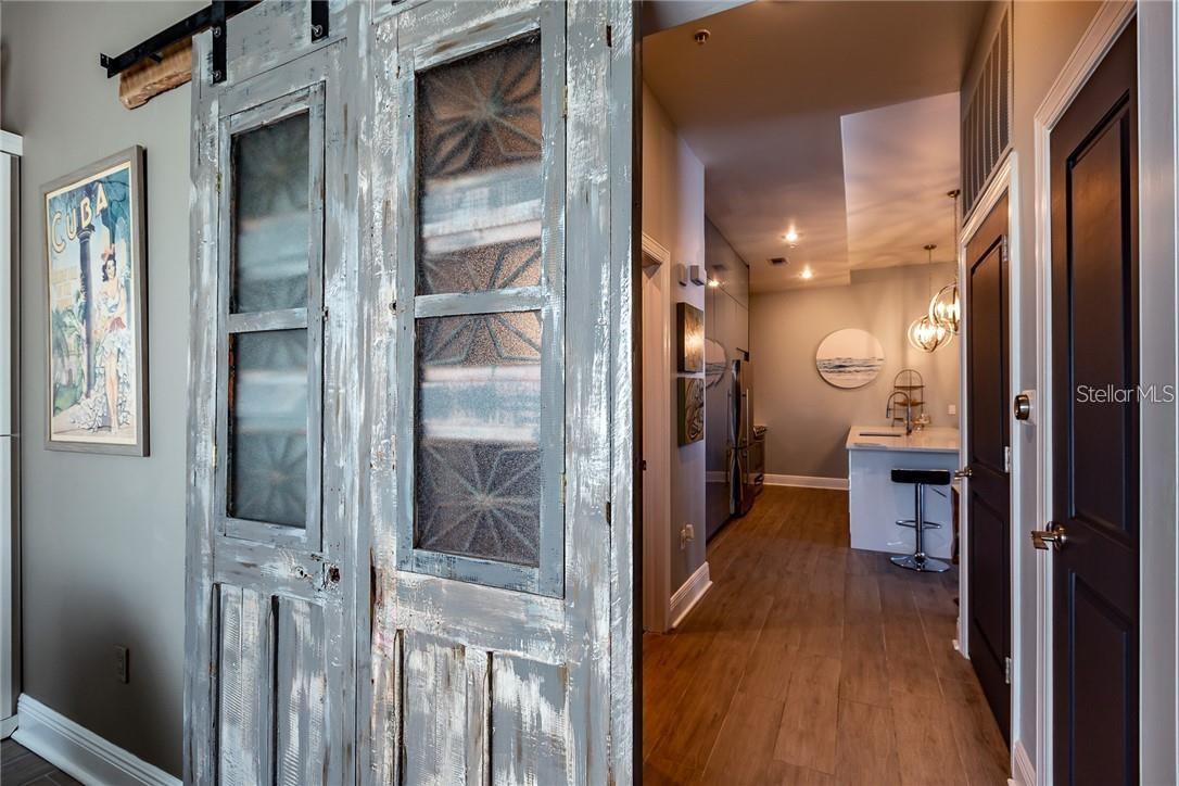 1238 E KENNEDY BLVD #1001