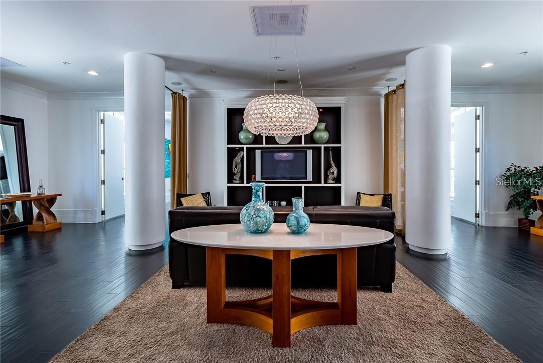 1238 E KENNEDY BLVD #1001