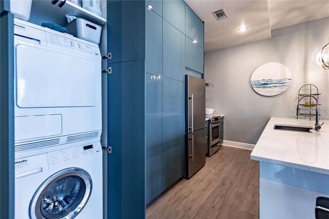 1238 E KENNEDY BLVD #1001