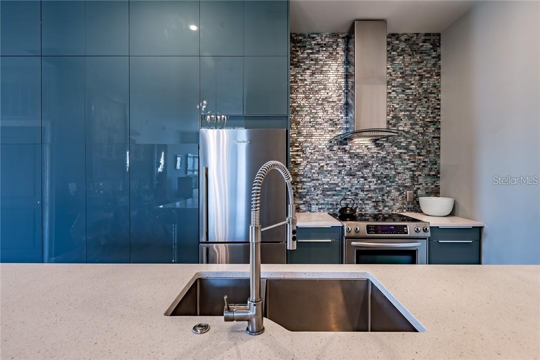 1238 E KENNEDY BLVD #1001