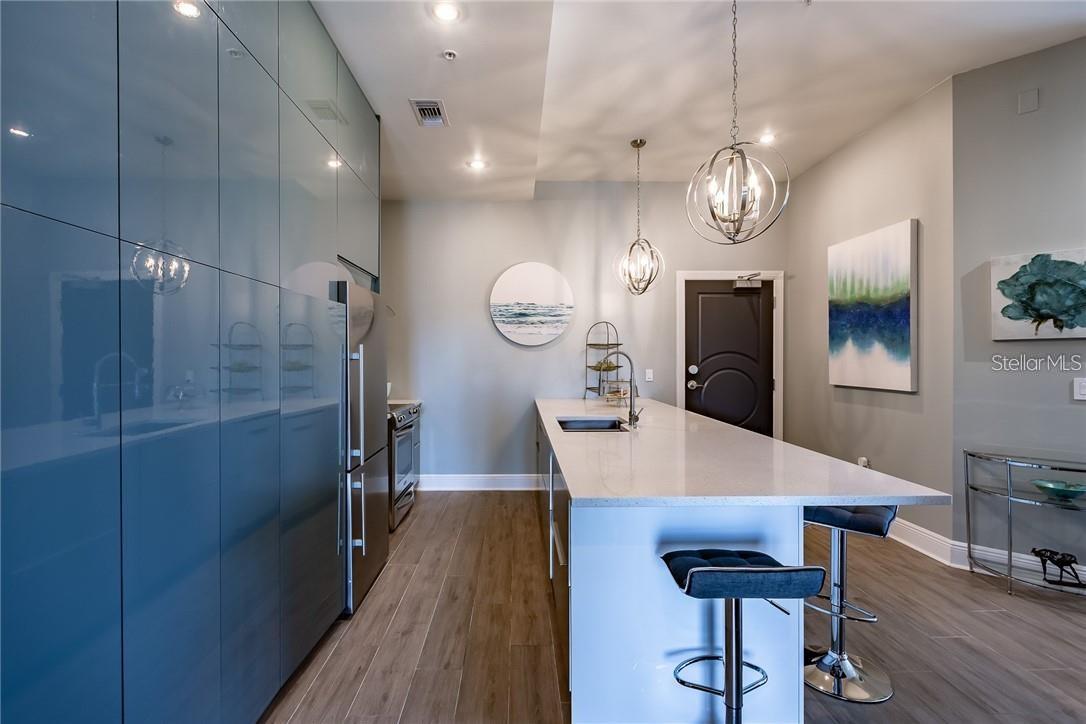 1238 E KENNEDY BLVD #1001