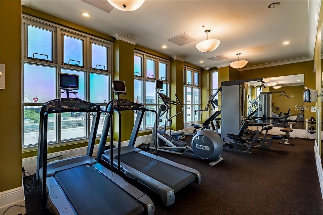 1238 E KENNEDY BLVD #1001