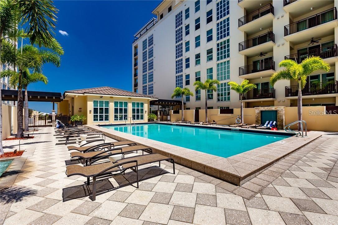 1238 E KENNEDY BLVD #1001