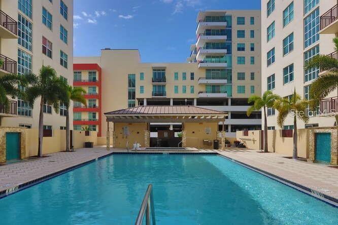 1227 E MADISON ST #601