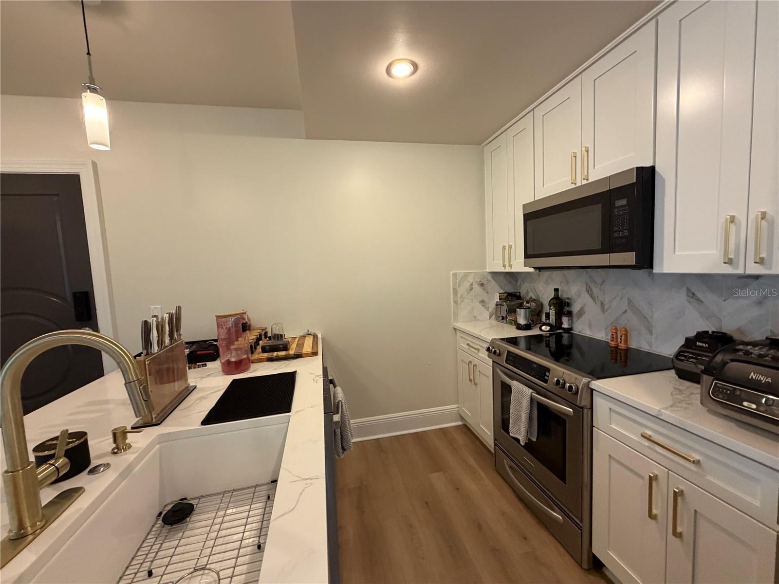 1227 E MADISON ST #601