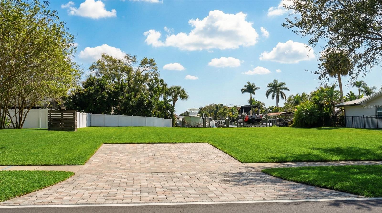 3904 DANA SHORES DR