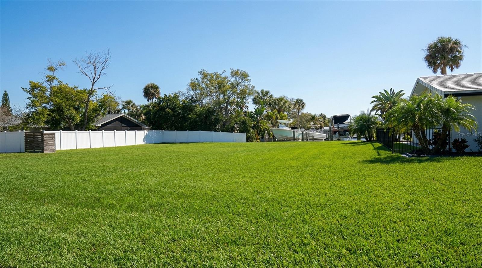3904 DANA SHORES DR