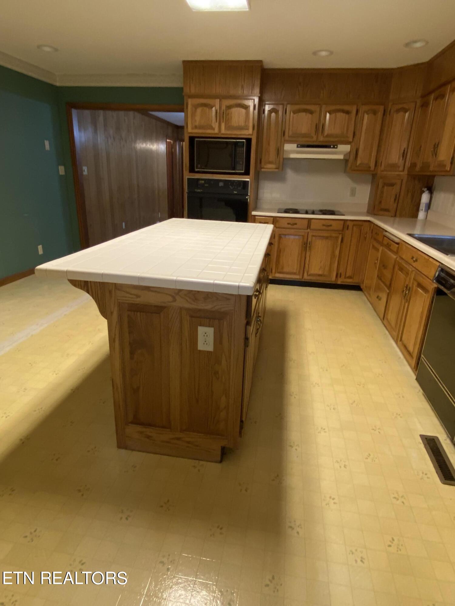 6950/7000 Chapman Hwy