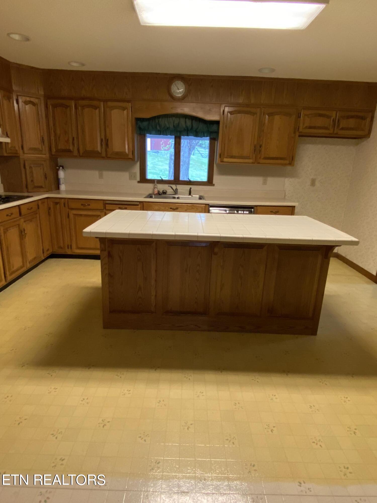 6950/7000 Chapman Hwy