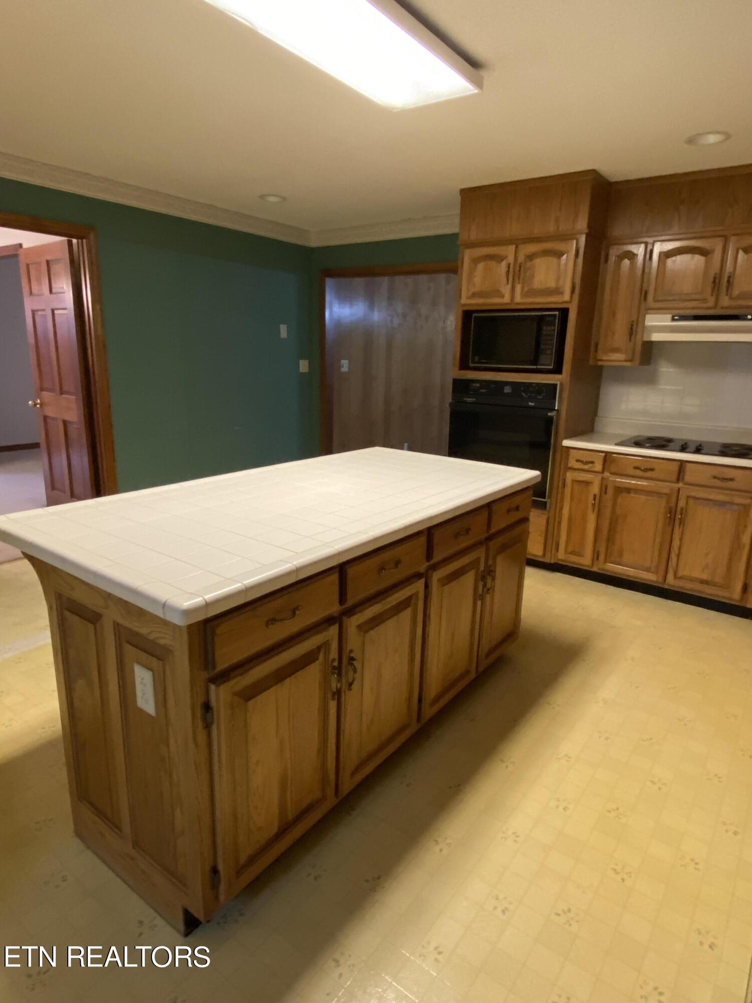 6950/7000 Chapman Hwy