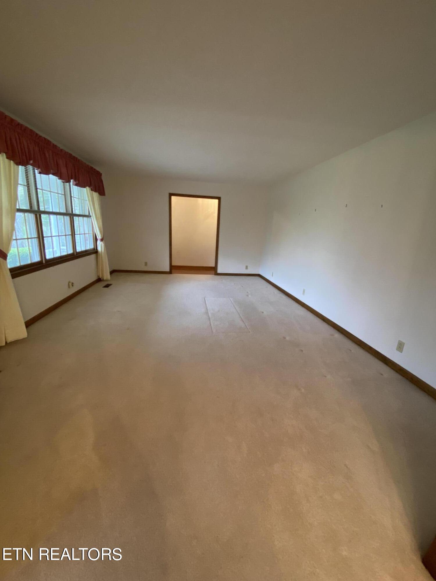 6950/7000 Chapman Hwy