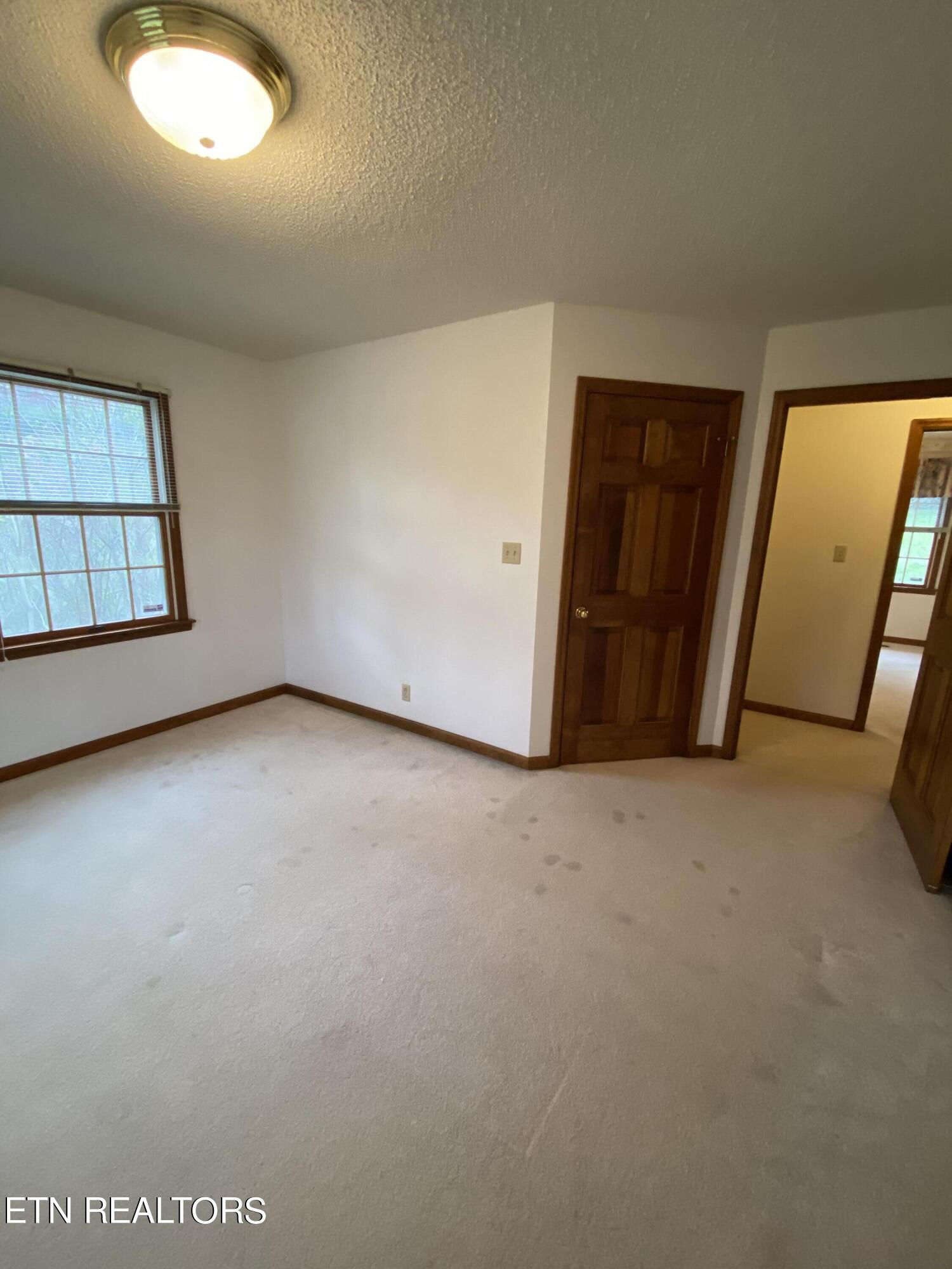 6950/7000 Chapman Hwy