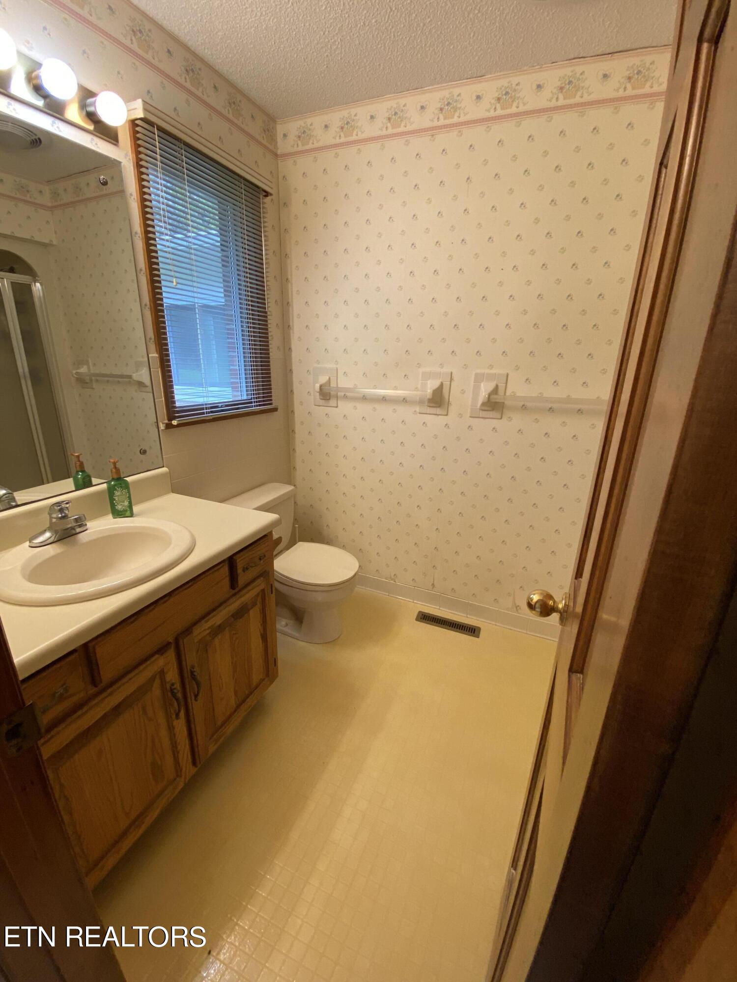 6950/7000 Chapman Hwy