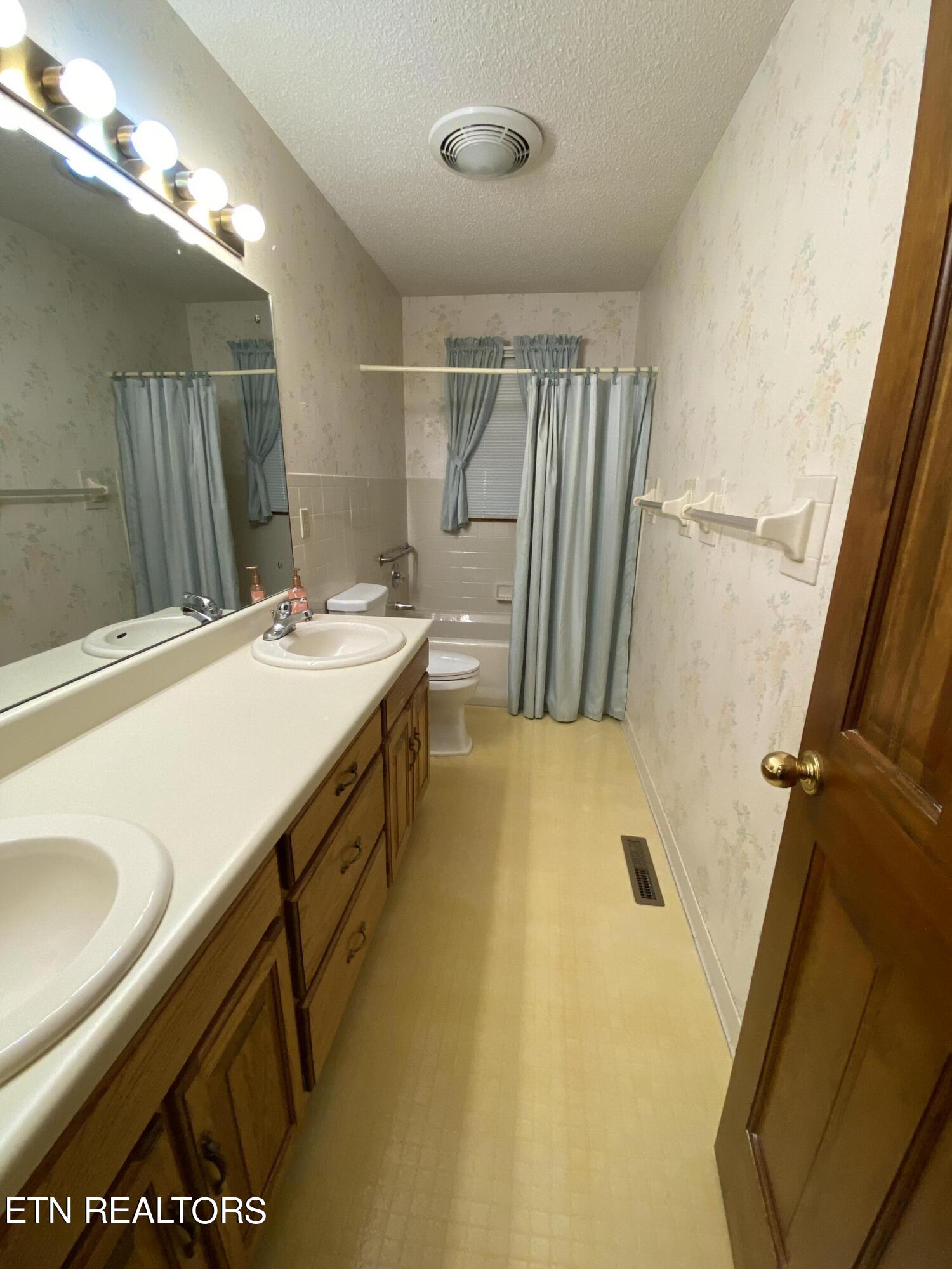 6950/7000 Chapman Hwy