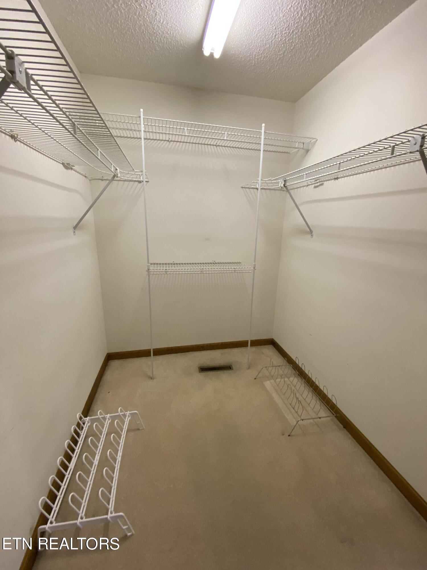 6950/7000 Chapman Hwy