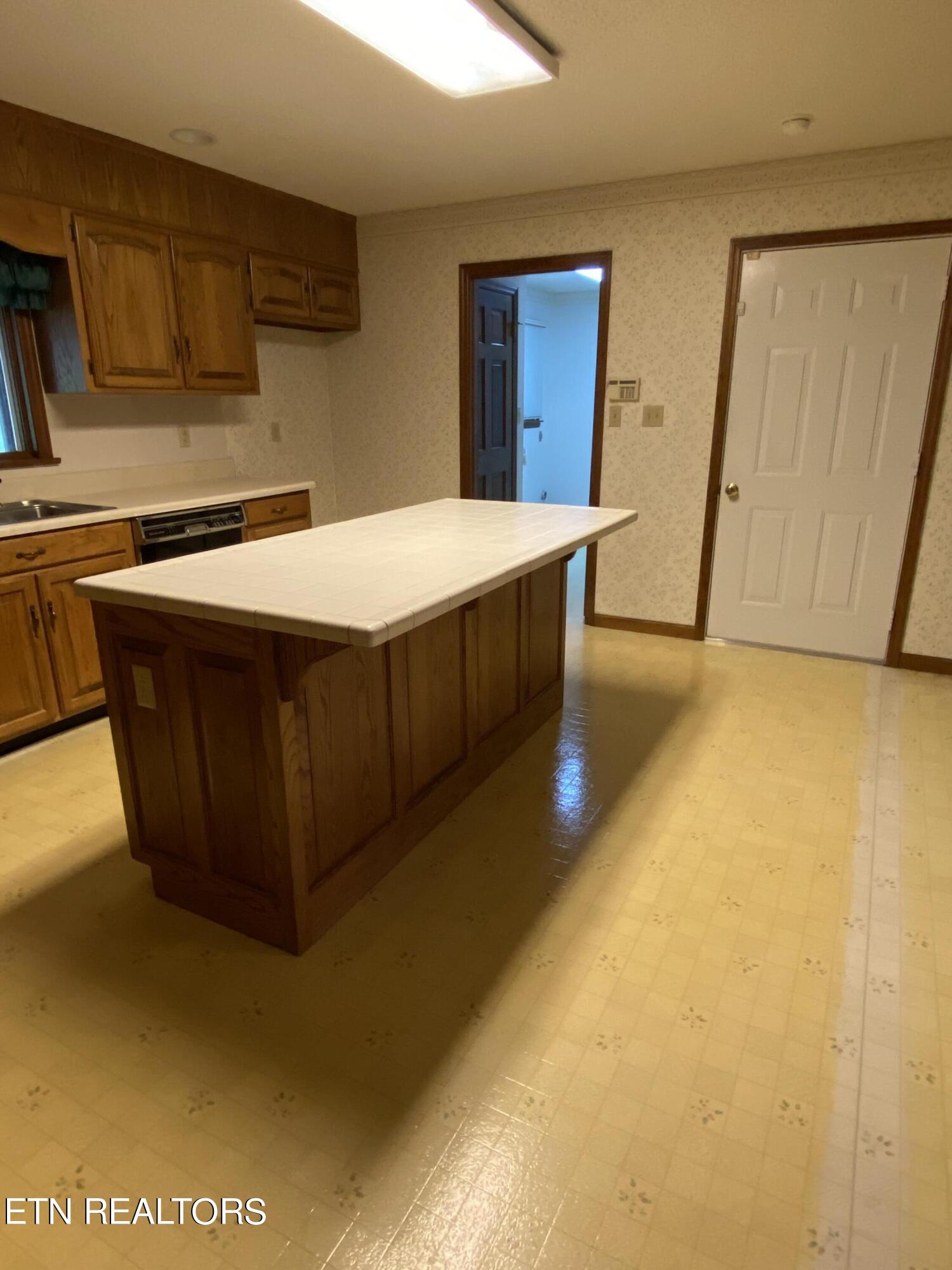 6950/7000 Chapman Hwy