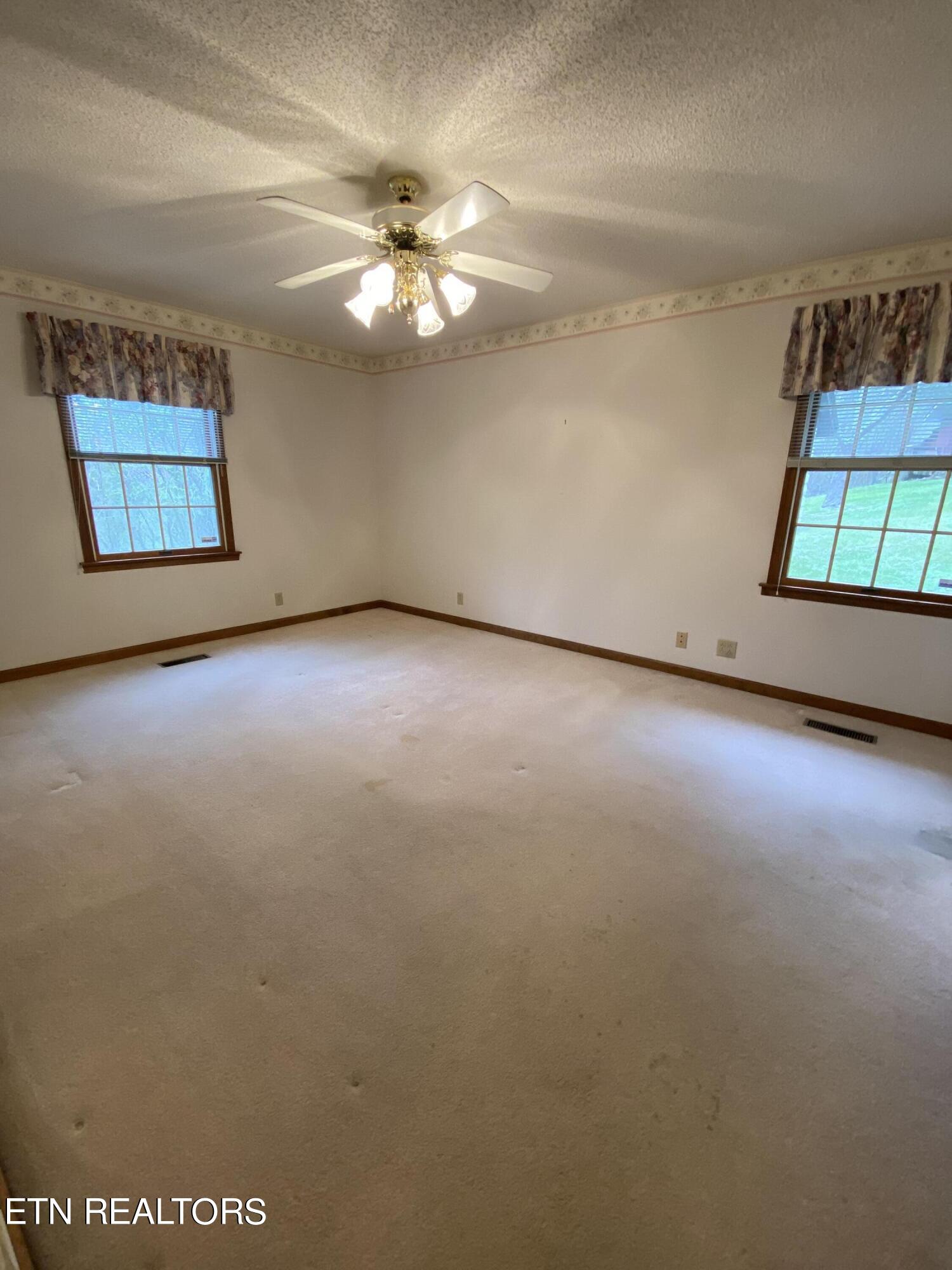 6950/7000 Chapman Hwy